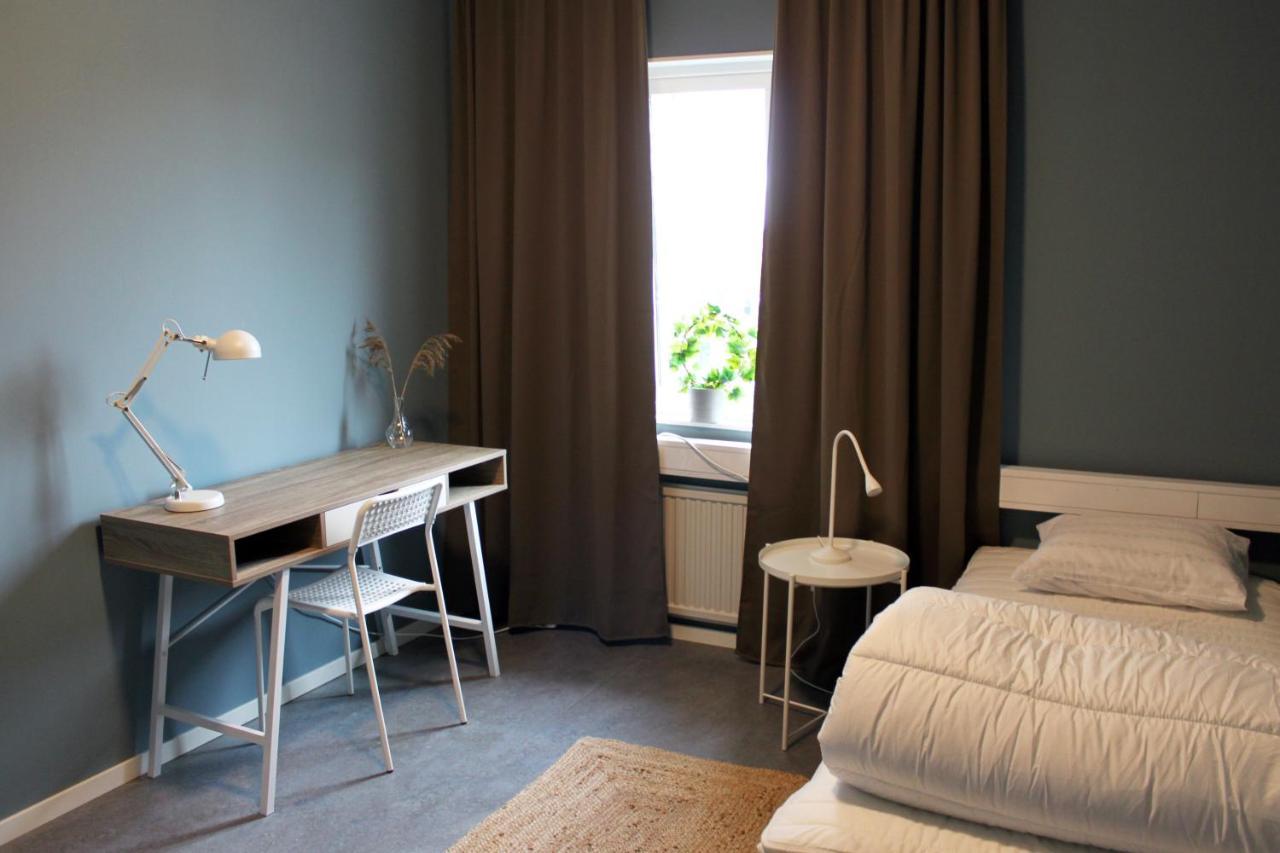 De La Gardie Park Vandrarhem Hostel Лидчёпинг Экстерьер фото