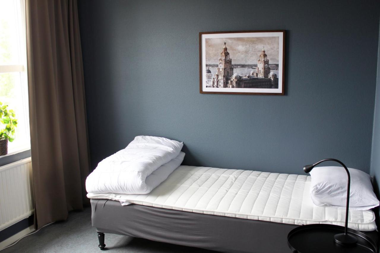 De La Gardie Park Vandrarhem Hostel Лидчёпинг Экстерьер фото
